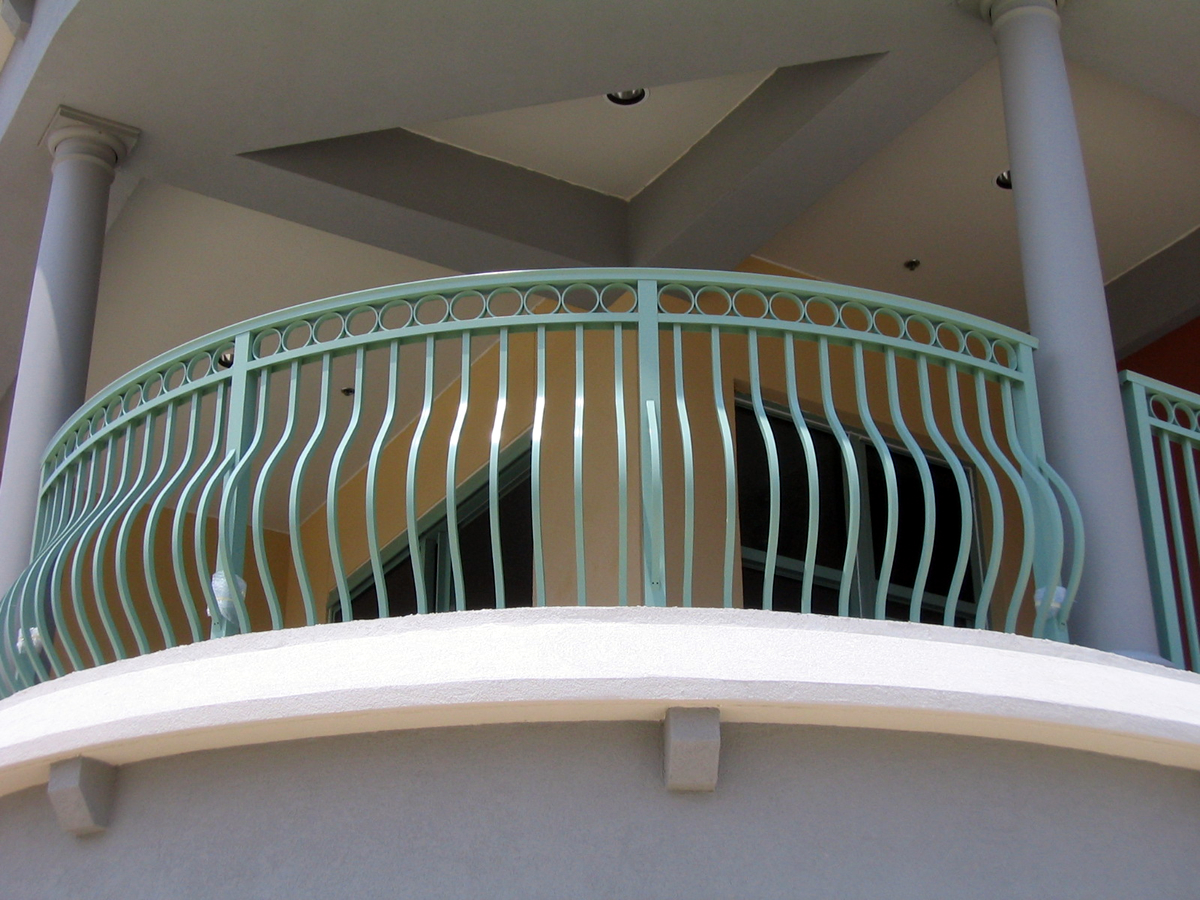 Балконы волной